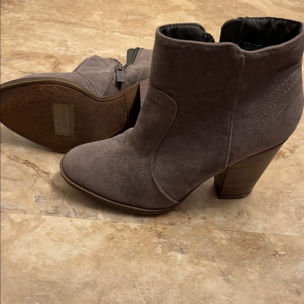 Breckelles Gray Suede Ankle Booties